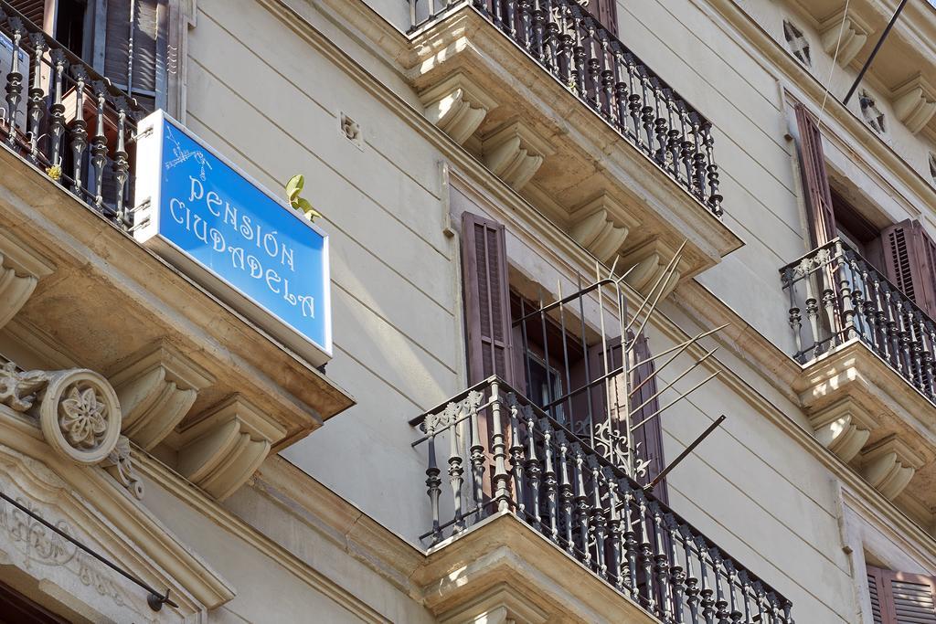 Pension Ciudadela Barcelona Exterior photo